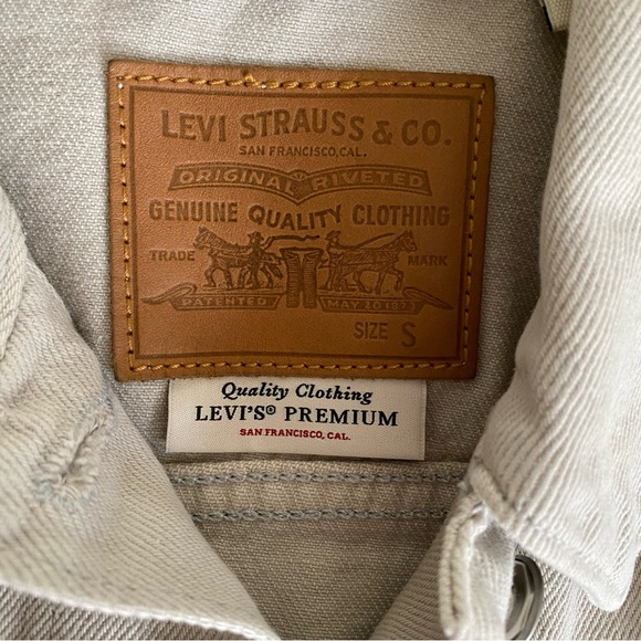 Levi's Premium Original Trucker Denim Jacket Womens Beige Stone Color Size Small - Picture 2 of 8